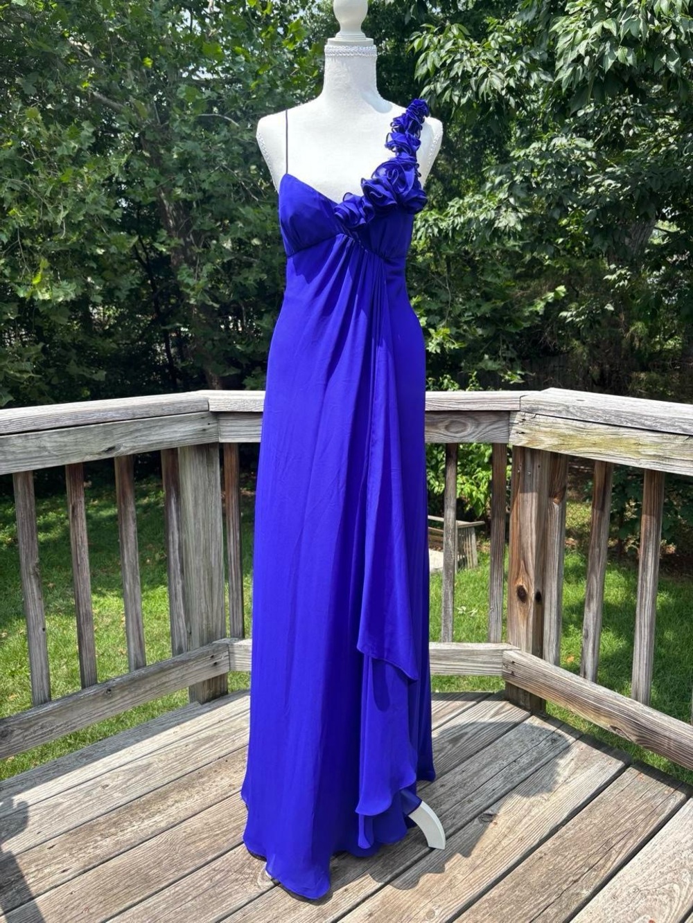 Elegant Y2K royal blue maxi dress from Hailey Adrianna Papell